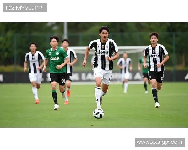 四大帅哥足球星壁纸手机，开启你的球场梦幻之旅，感受激情与魅力的完美融合